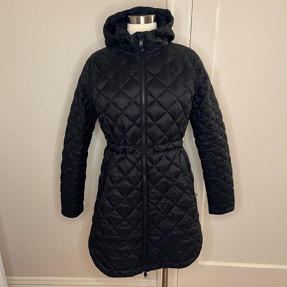 ATHLETA WHISPER FEATHERLESS PUFFER PARKA size small black